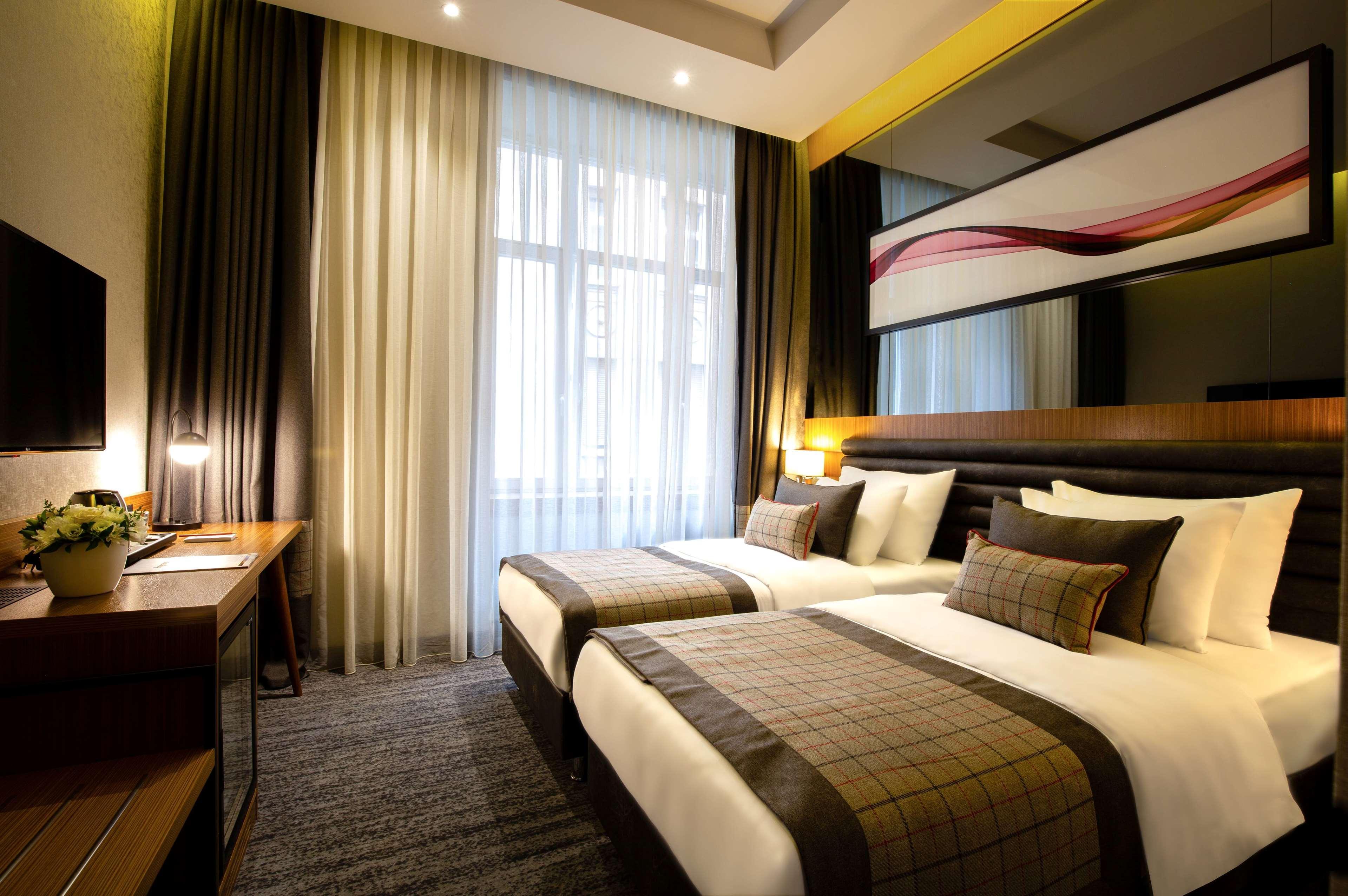 Ramada By Wyndham Budapest City Center Экстерьер фото